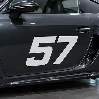 Individuelle Startnummer als Klebeschrift für Auto, Motorrad & Motorsport primary image