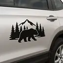 Bär im Bergwald Autoaufkleber - Master